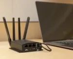 Pepwave MAX BR1 Mini with Cat 4 LTE Modem + Primecare (HW3) - APAC/EMEA -  Pepwave MAX BR1 Desk view