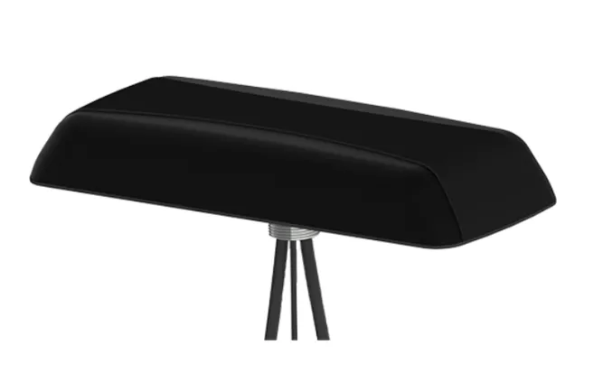 LLPG304 Global LTE/UHF/GNSS (3 cables) - 694-960/1710-4200 MHz, 450-470 MHz, GLONASS/ GPS - LLPG304-3C3C2C-BLK-180